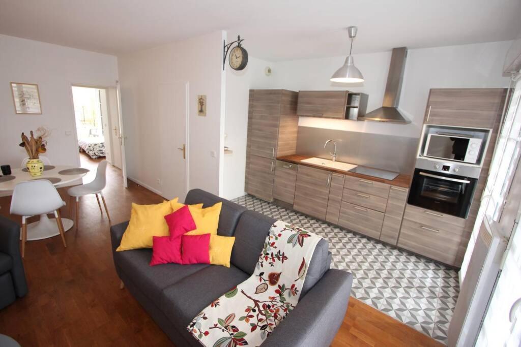 Sloan Square Apartment Bmyguest เซร์ริส ภายนอก รูปภาพ
