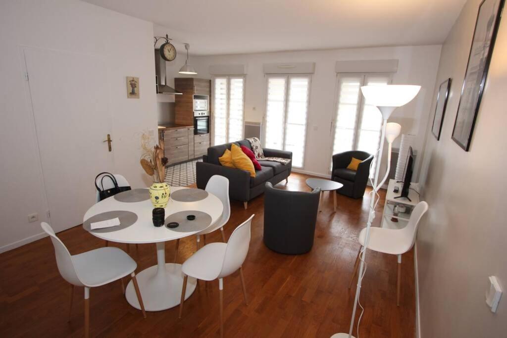 Sloan Square Apartment Bmyguest เซร์ริส ภายนอก รูปภาพ